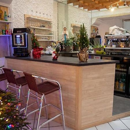 Hotel-Restaurant Le Saint Christophe 卢德 外观 照片