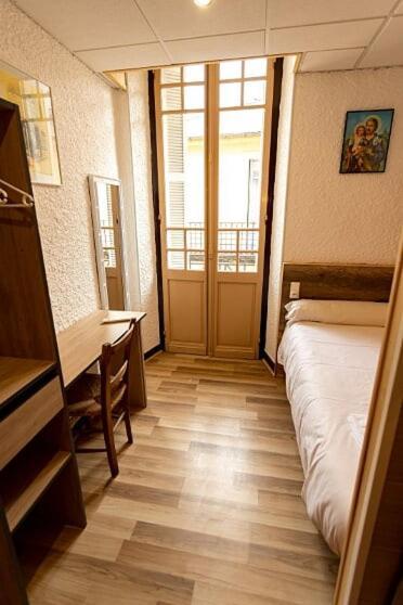 Hotel-Restaurant Le Saint Christophe 卢德 外观 照片